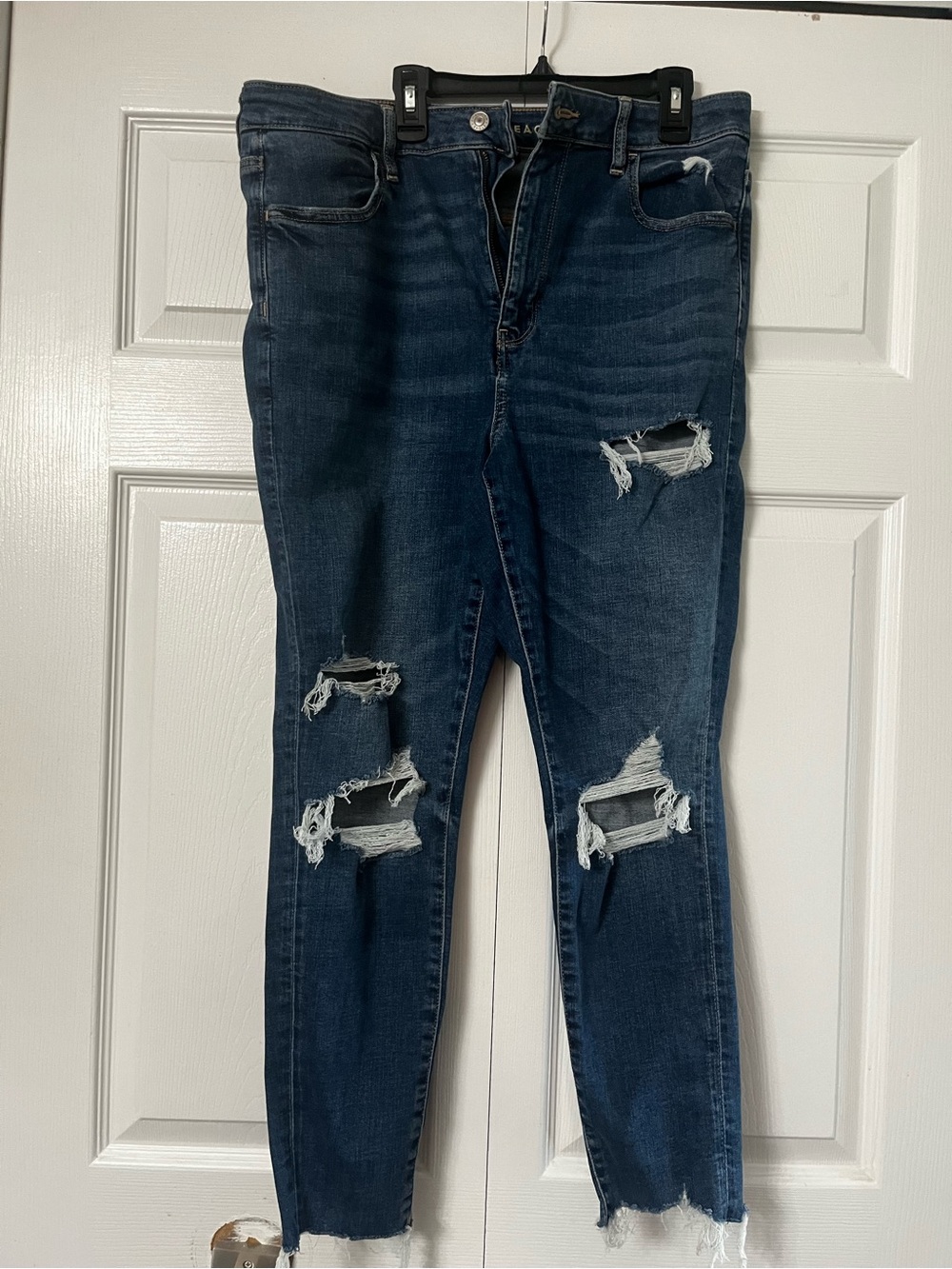 Dark Blue Distressed Women’s Jeans American Eagle short